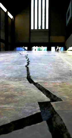 Mind the gap - Shibboleth by Doris Salcedo, at Tate Modern